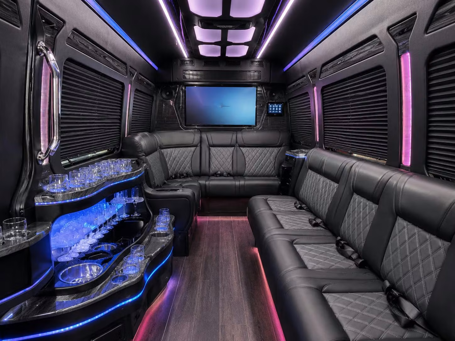 federal way construction and worksite shuttle bus rentals